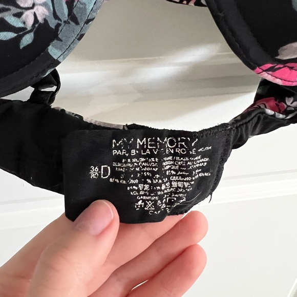 Bras - Picture 2 of 2